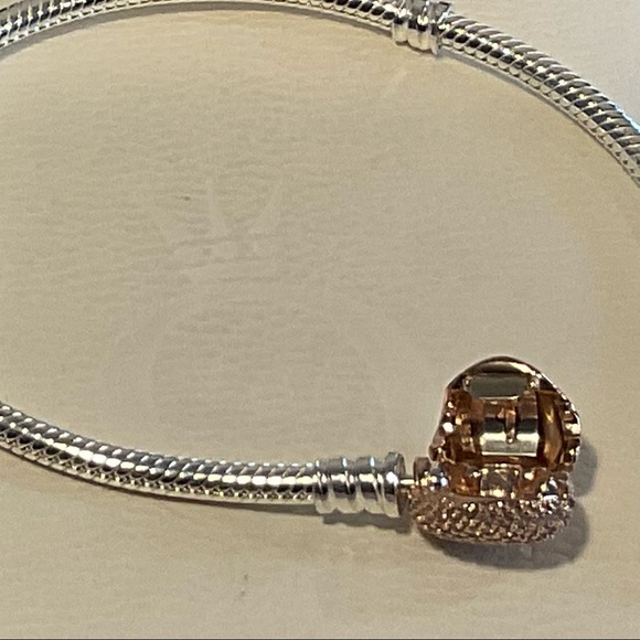 New Authentic Pandora Rose Gold Pave Heart Clasp Bracelet - Picture 3 of 4